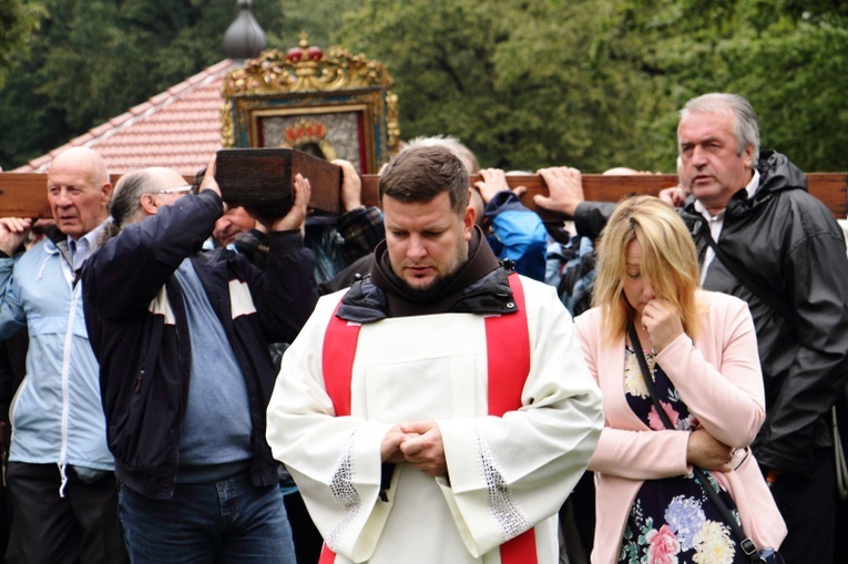 Pielgrzymka Rodzin do Kalwarii Zebrzydowskiej 2019 - Droga Krzyżowa