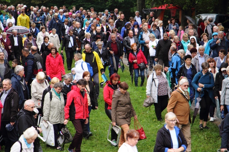 Pielgrzymka Rodzin do Kalwarii Zebrzydowskiej 2019 - Droga Krzyżowa