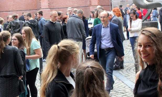Bp Iwanecki: Wybór Jezusa kosztuje