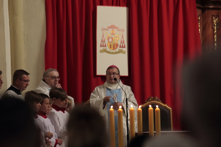 Odpust z św. Michałem Archaniołem w tle