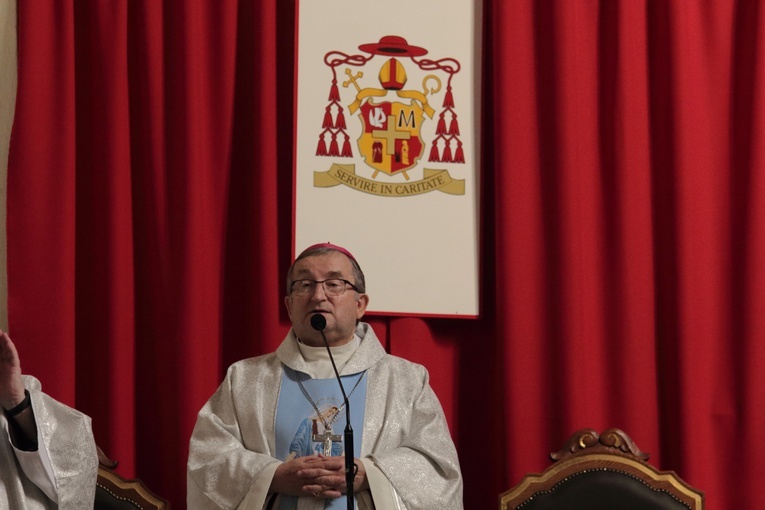 Odpust z św. Michałem Archaniołem w tle