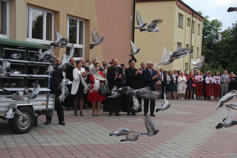 Bobowa. Błogosławieństwo odnowionego kościoła w 680. rocznicę lokacji miasta