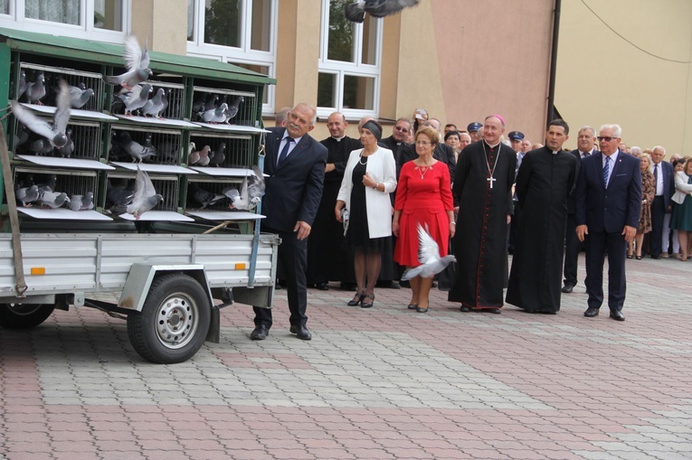 Bobowa. Błogosławieństwo odnowionego kościoła w 680. rocznicę lokacji miasta