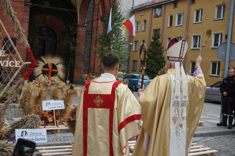 Dożynki wojewódzko-diecezjalne w Niemczy