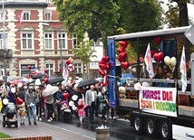 ▲	W 6. Marszu dla Życia i Rodziny wzięło udział kilkaset osób.