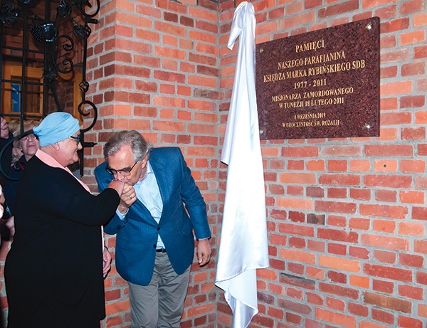 ▼	Rodzina, przyjaciele i parafianie ze św. Rozalii dziękowali Bogu za pochodzącego z parafii kapłana.