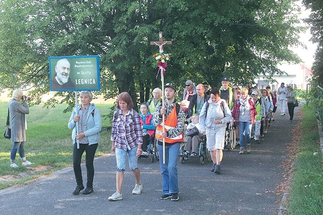 Ten dzień pielgrzymkowy rozpoczął się w Legnicy, a zakończył w Pomocnym.