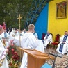 ▲	Rocznicowej Mszy św. przewodniczył bp Henryk Tomasik. 