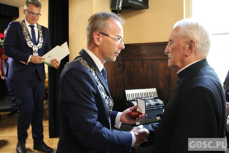 Ks. prał. Jerzy Nowaczyk honorowym obywatelem Zielonej Góry