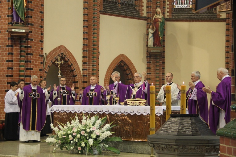 Abp Szczepan Wesoły - Msza św. w Katowicach w 1. rocznicę śmierci