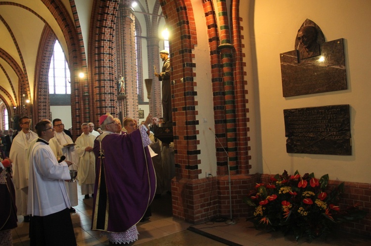 Abp Szczepan Wesoły - Msza św. w Katowicach w 1. rocznicę śmierci