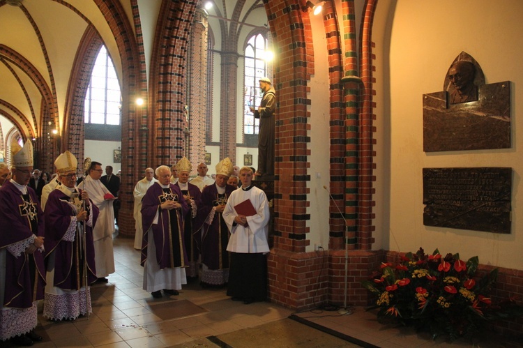 Abp Szczepan Wesoły - Msza św. w Katowicach w 1. rocznicę śmierci