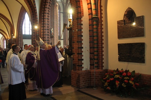 Abp Szczepan Wesoły - Msza św. w Katowicach w 1. rocznicę śmierci