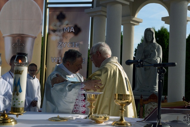 Msza św. za śp. abp. Zygmunta Zimowskiego