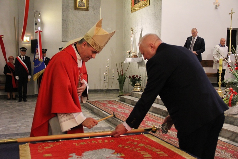 Poświęcenie sztandaru Związku Zawodowego Maszynistów Kolejowych