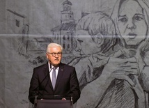 – Nie zapomnimy ran, które Niemcy zadali Polakom, nie zapomnimy cierpienia polskich rodzin, tak samo jak ich odwagi stawiania oporu – mówił w Warszawie prezydent Niemiec  Frank-Walter Steinmeier.