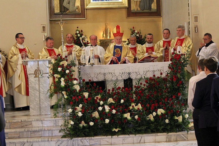 25. rocznica poświęcenia kościoła i powstania parafii w Czernichowie