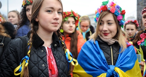 IPN przekazuje młodym Ukraińcom książkę o historii Polski