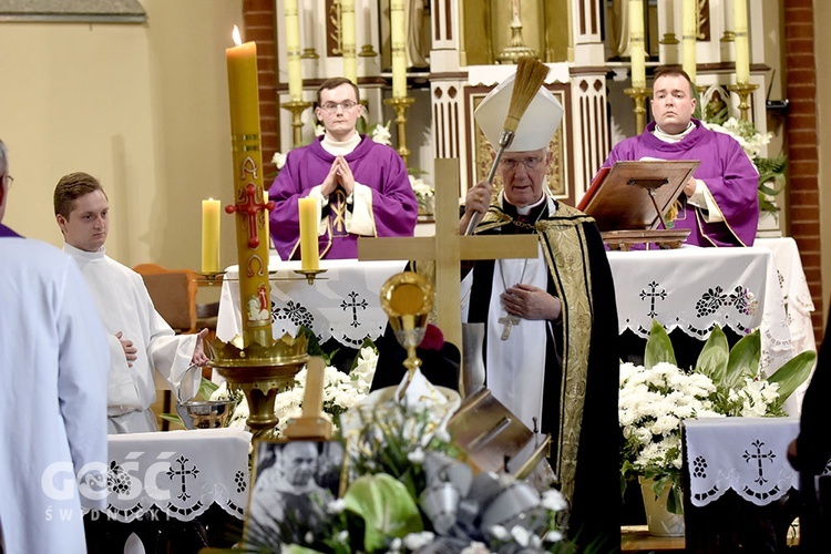 Pogrzeb proboszcza w Jaworzynie Śląskiej