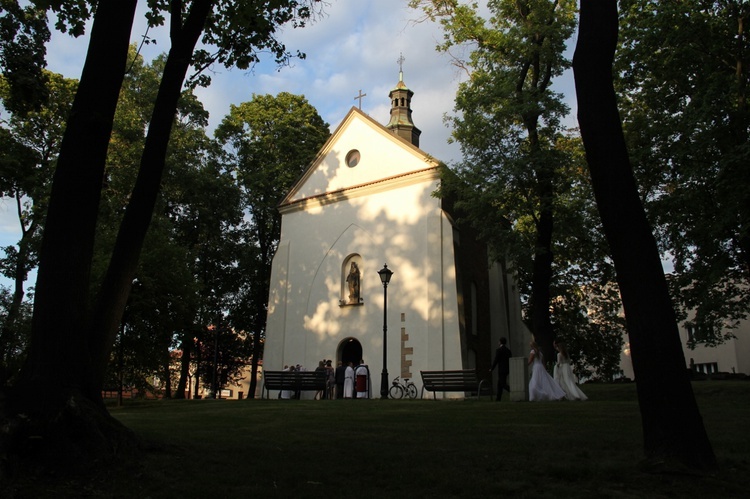 Doroczne zgromadzenie Ciemnych Typów