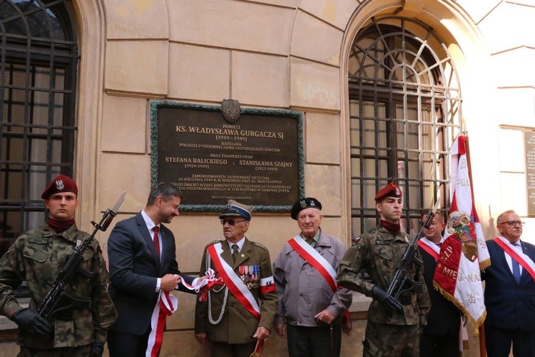 Tablica upamiętniająca zamordowanych niepodległościowców