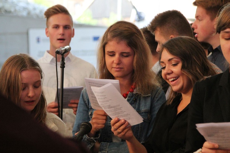 Młodzi w amfiteatrze pod Grojcem w Żywcu - 2019