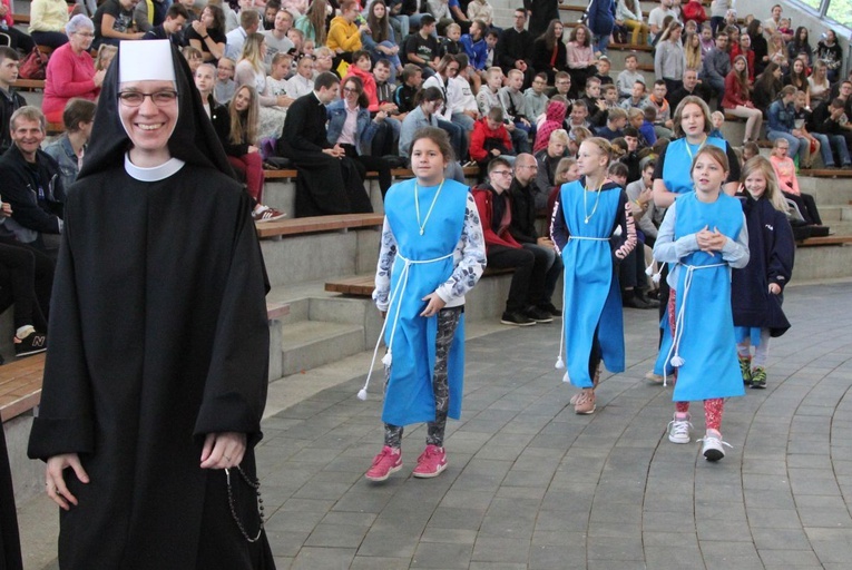 Młodzi w amfiteatrze pod Grojcem w Żywcu - 2019