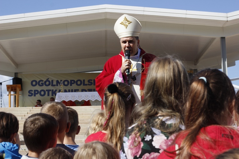 Mszy św. przewodniczył i słowo wygłosił bp Wojciech Osial.