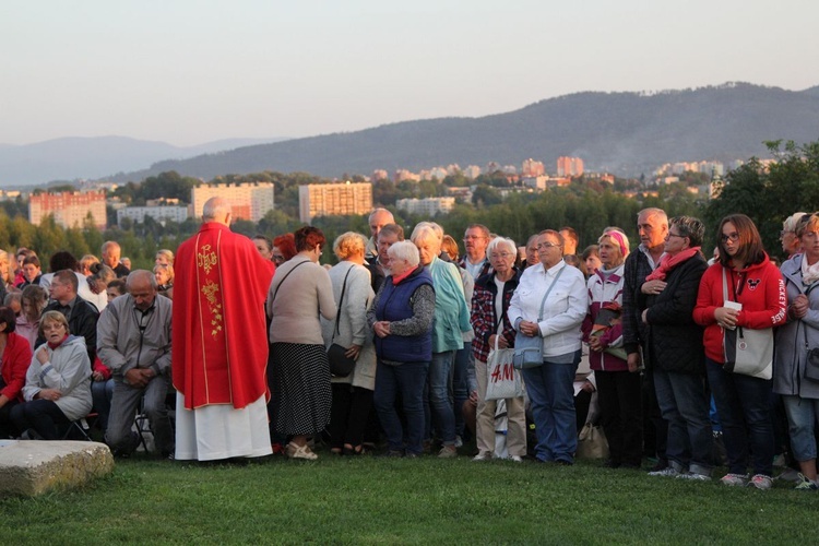 Bielsko-Biała pod Krzyżem na Trzech Lipkach - 2019