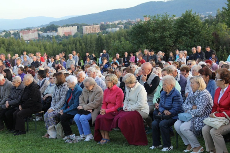 Bielsko-Biała pod Krzyżem na Trzech Lipkach - 2019