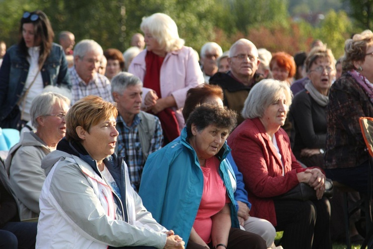 Bielsko-Biała pod Krzyżem na Trzech Lipkach - 2019