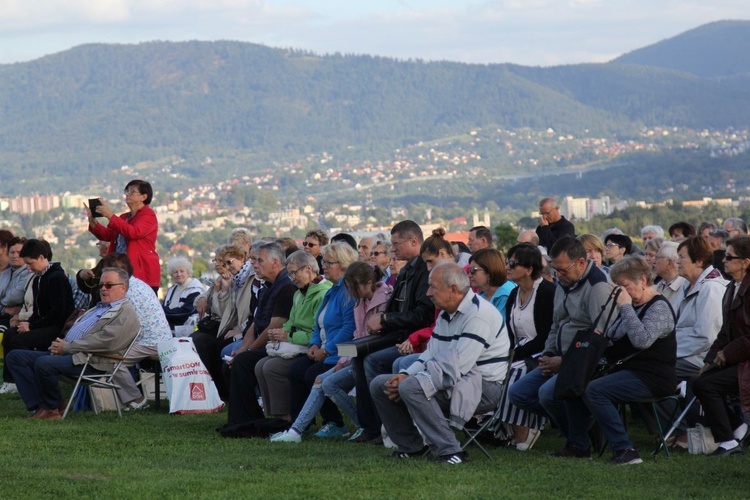 Bielsko-Biała pod Krzyżem na Trzech Lipkach - 2019