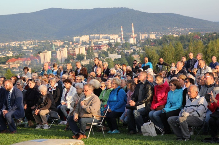 Bielsko-Biała pod Krzyżem na Trzech Lipkach - 2019