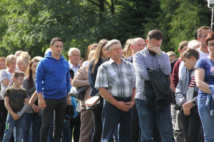 Z Jodłowej pod krzyż na granicy z Przeczycą