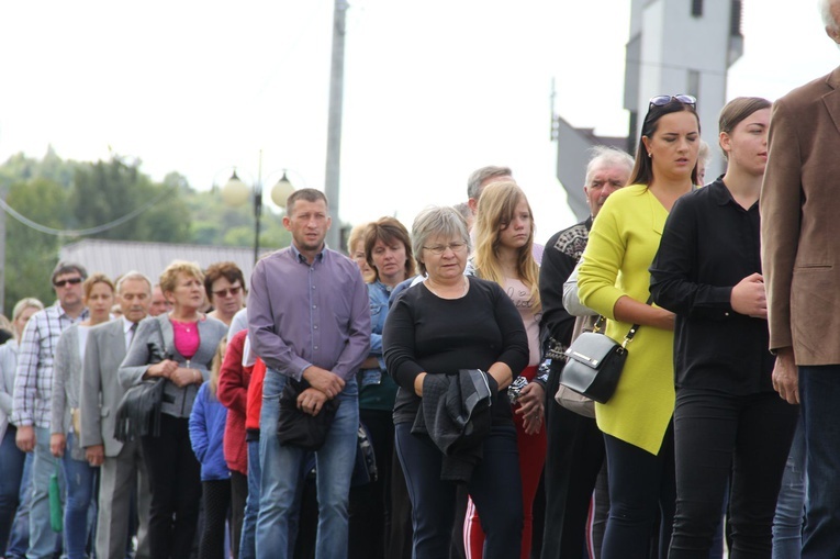 Z Jodłowej pod krzyż na granicy z Przeczycą