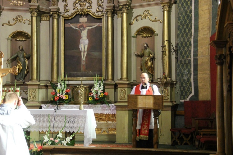 Z Jodłowej pod krzyż na granicy z Przeczycą