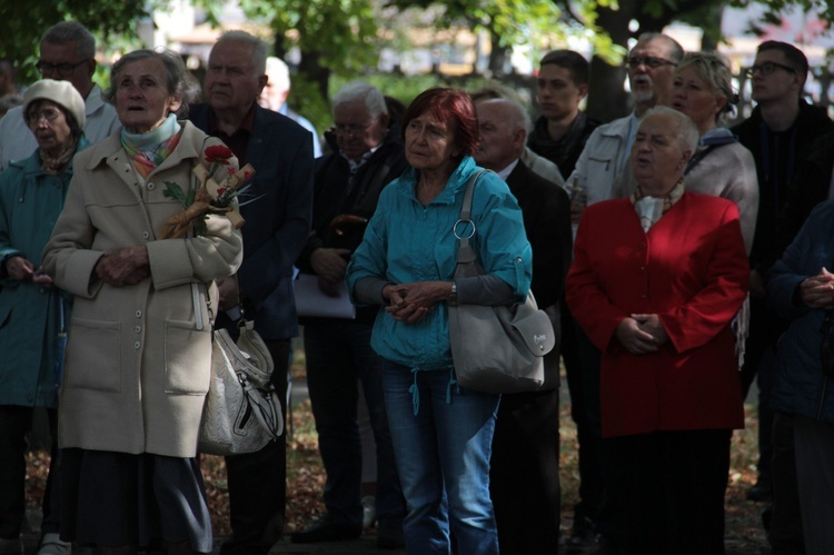 Polska pod Krzyżem - na Cmentarzu Ofiar Hitleryzmu 