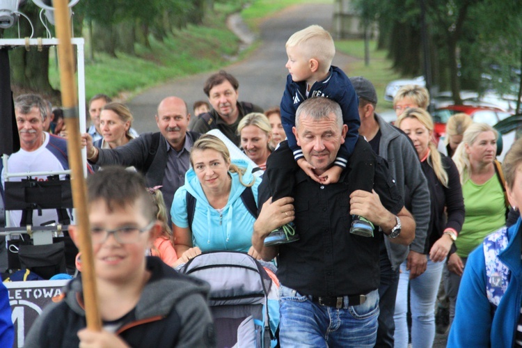 Góra Świętej Anny: Nabożeństwo ze świecami