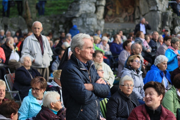 Góra Świętej Anny: Nabożeństwo ze świecami