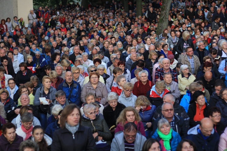 Góra Świętej Anny: Nabożeństwo ze świecami