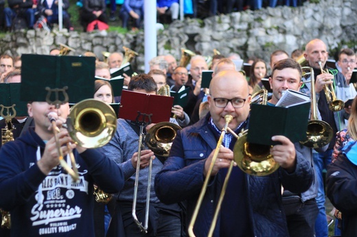 Góra Świętej Anny: Nabożeństwo ze świecami