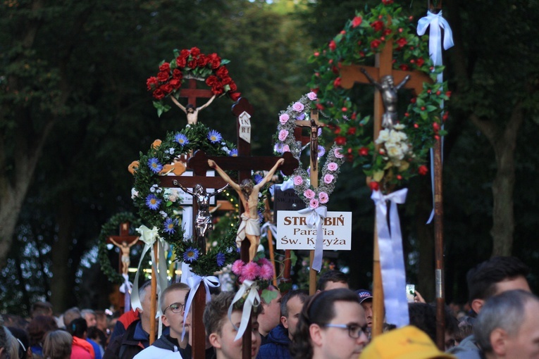 Góra Świętej Anny: Nabożeństwo ze świecami