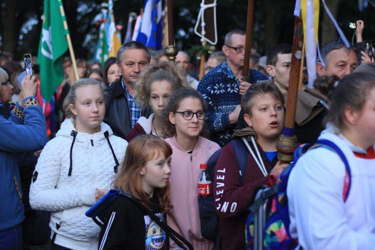 Góra Świętej Anny: Nabożeństwo ze świecami