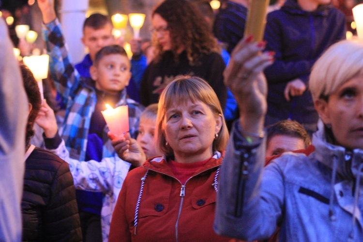 Góra Świętej Anny: Nabożeństwo ze świecami