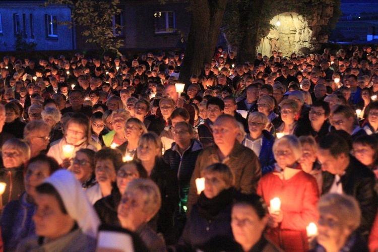 Góra Świętej Anny: Nabożeństwo ze świecami