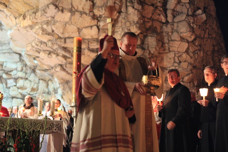 Góra Świętej Anny: Nabożeństwo ze świecami