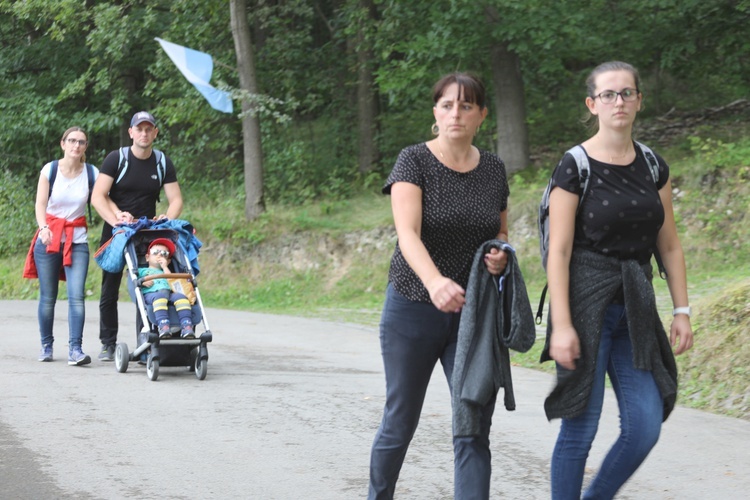 Pielgrzymka z Korbielowa na Jasną Górkę w Ślemieniu - 2019