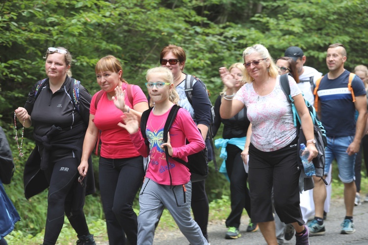 Pielgrzymka z Korbielowa na Jasną Górkę w Ślemieniu - 2019