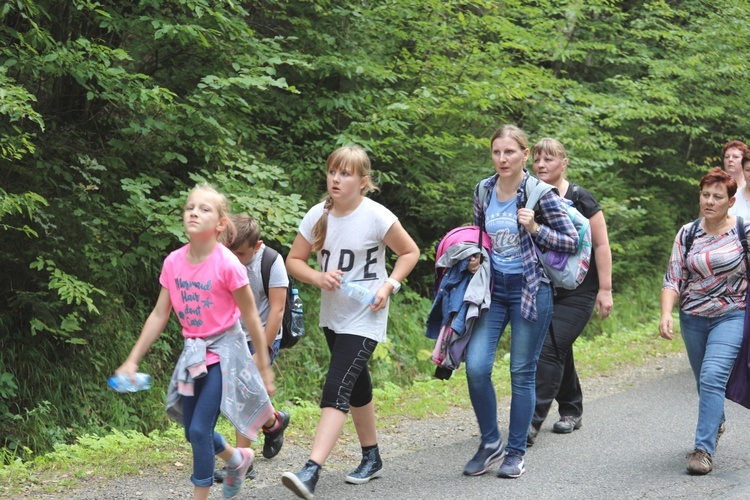 Pielgrzymka z Korbielowa na Jasną Górkę w Ślemieniu - 2019