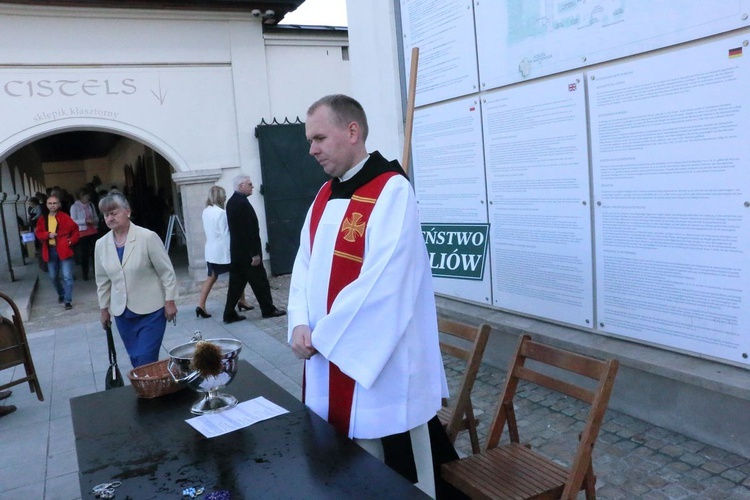 Odpust w opactwie cystersów w Mogile ku czci Podwyższenia Krzyża Świętego